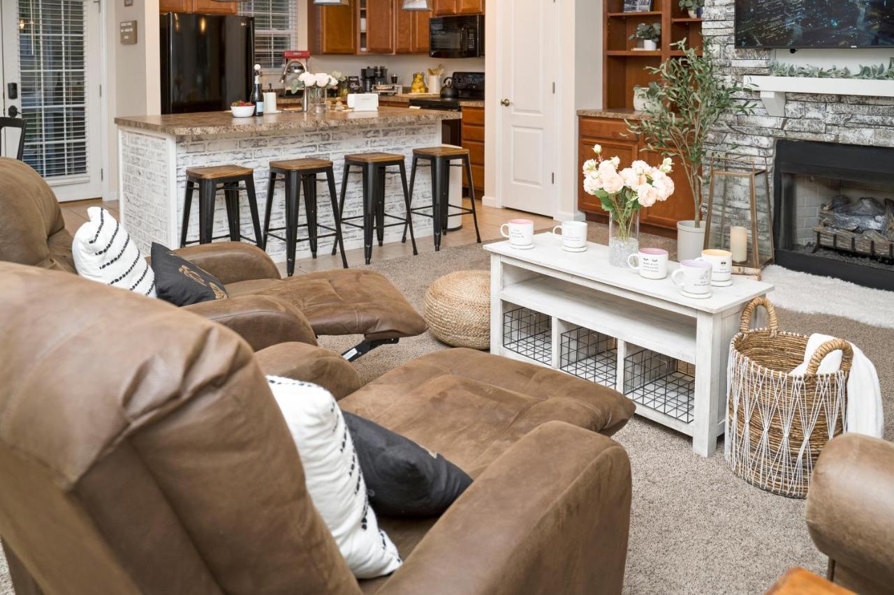 Luxe Quiet Townhouse W/Parking/Pool/By Dollywood Villa Pigeon Forge Eksteriør billede