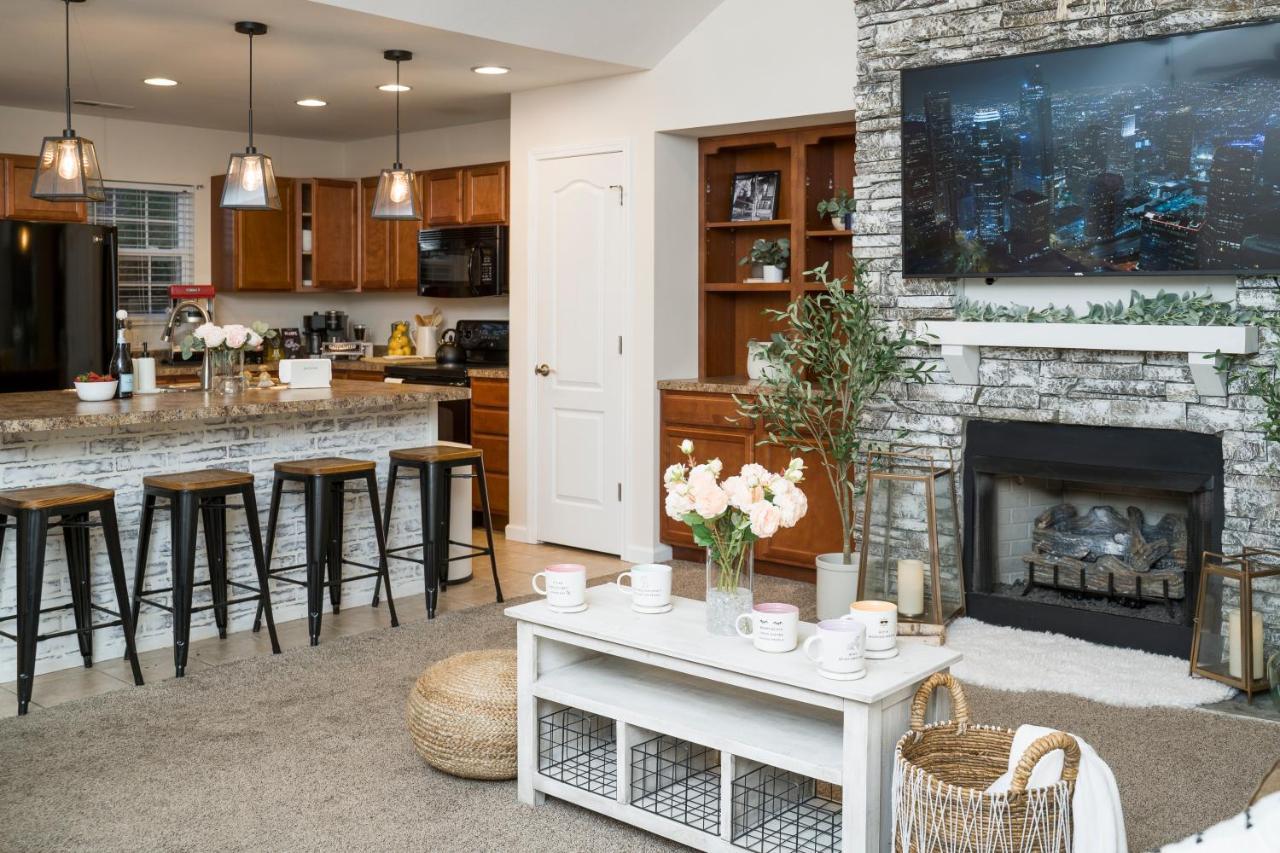 Luxe Quiet Townhouse W/Parking/Pool/By Dollywood Villa Pigeon Forge Eksteriør billede